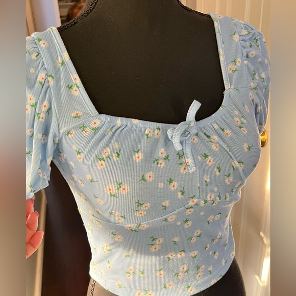 crop top - Picture 2 of 3